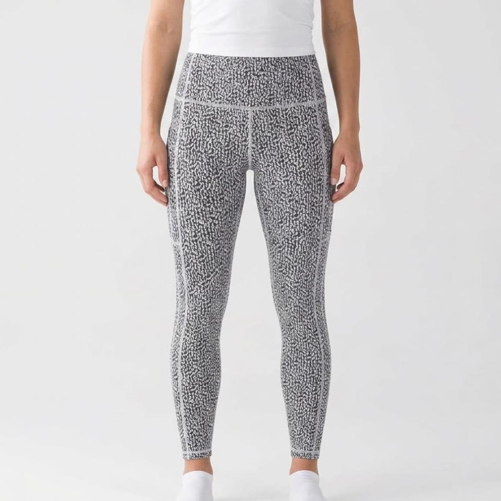 Athleta Salutation Stash Black & White Textured Leggings Size L